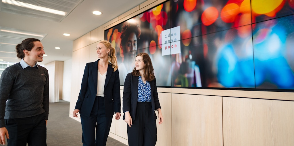 Anna Chapman and colleagues.